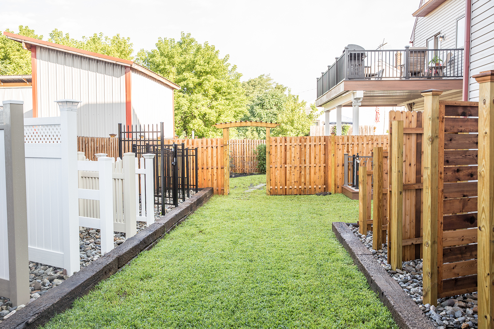 integrous showroom fences