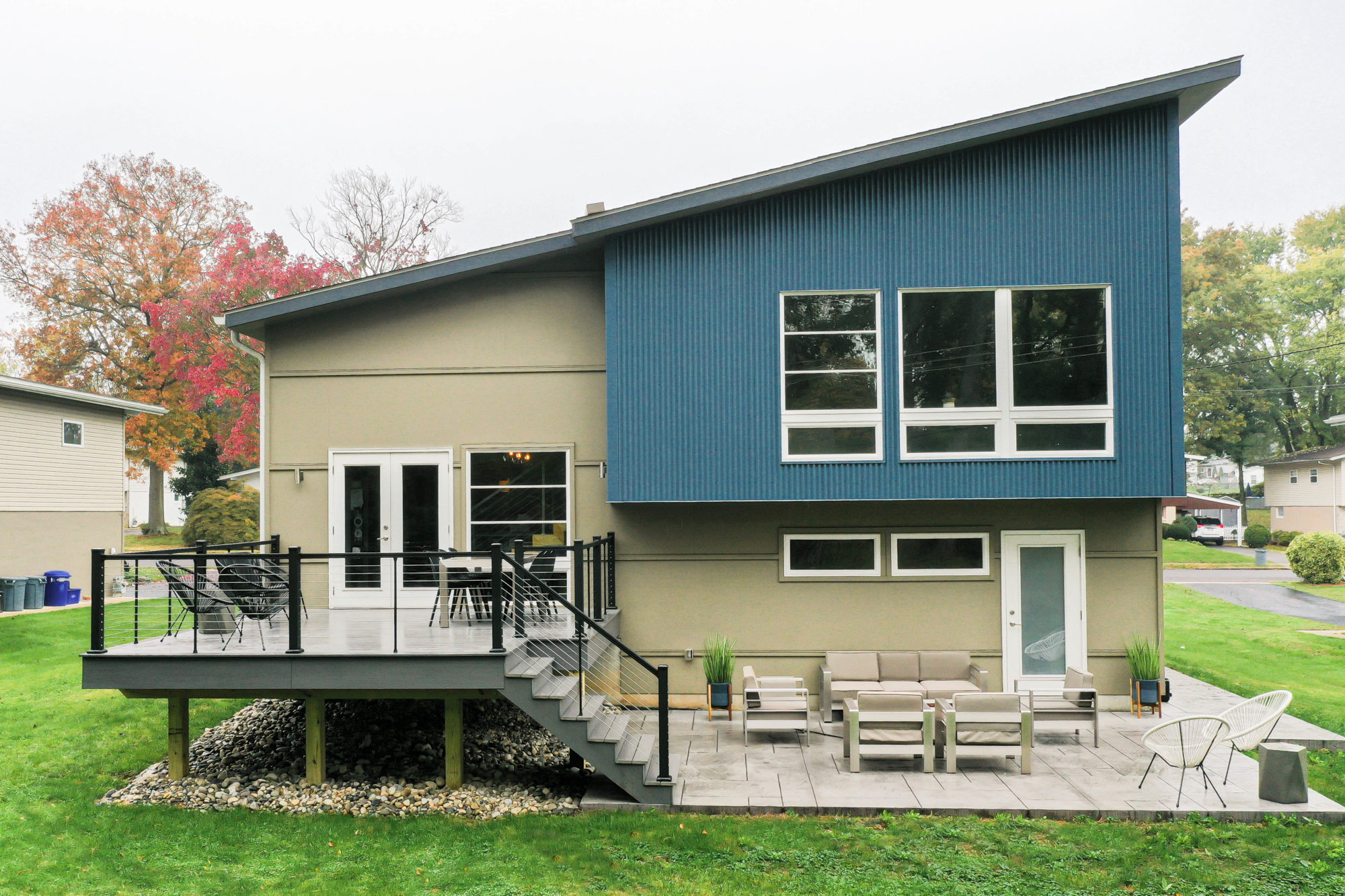 Azek deck with Aluminum Railing
