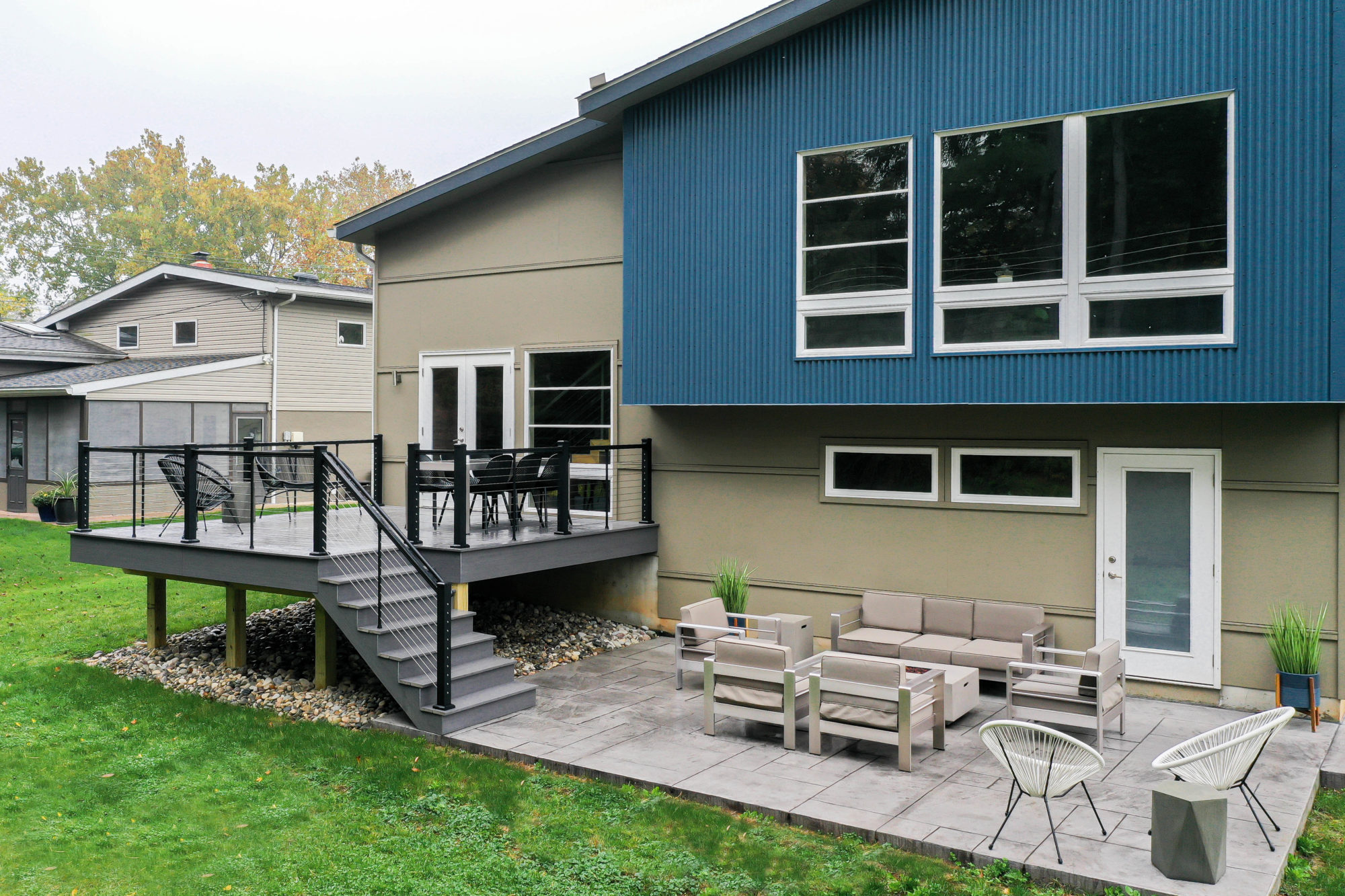 Azek deck with Aluminum Railing