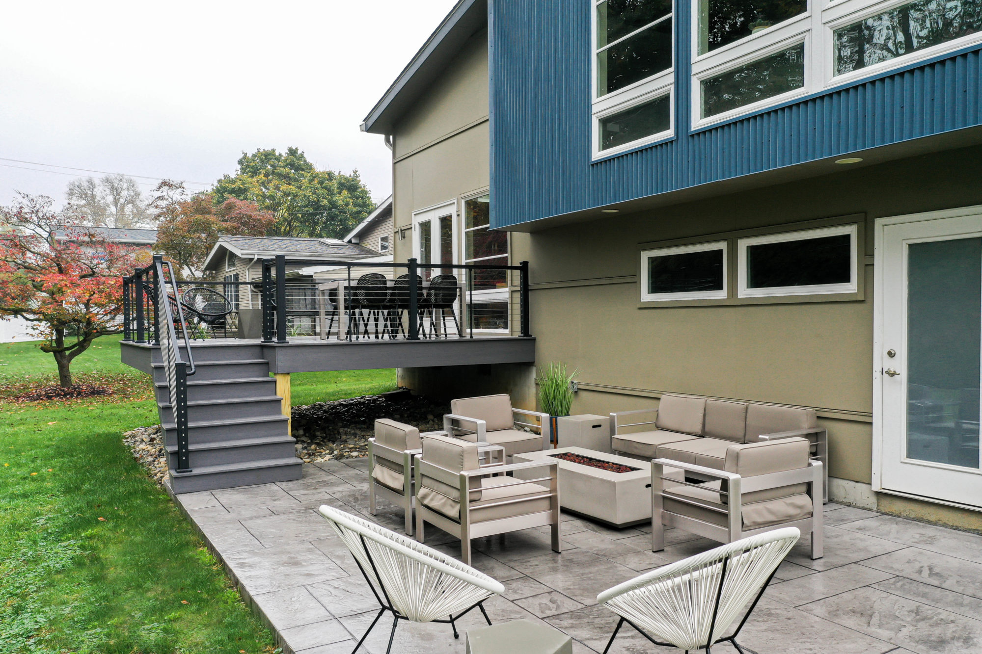 Azek deck with Aluminum Railing
