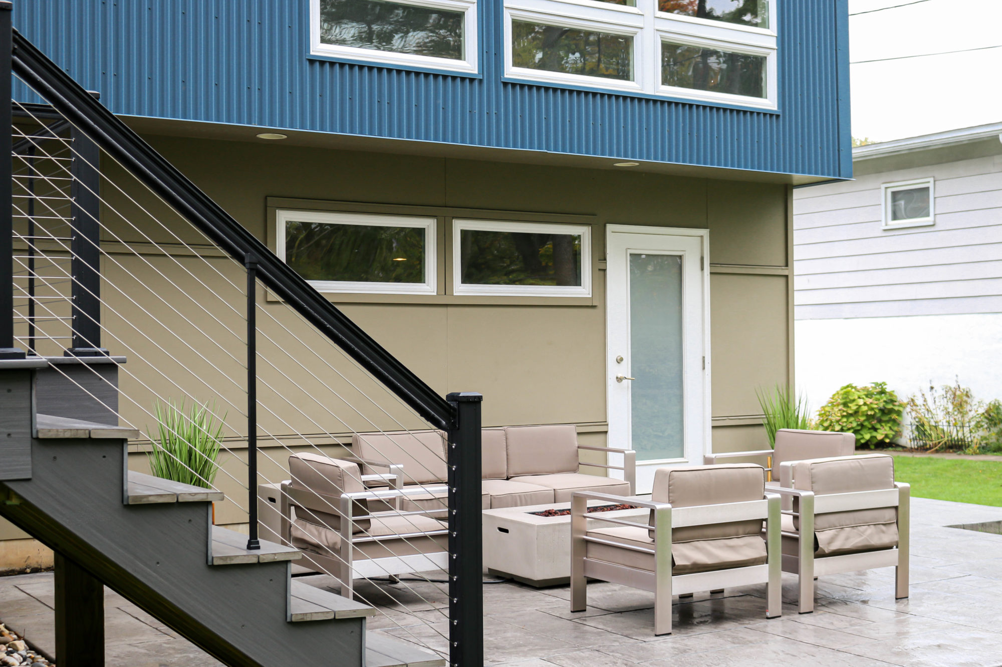 Azek deck with Aluminum Railing