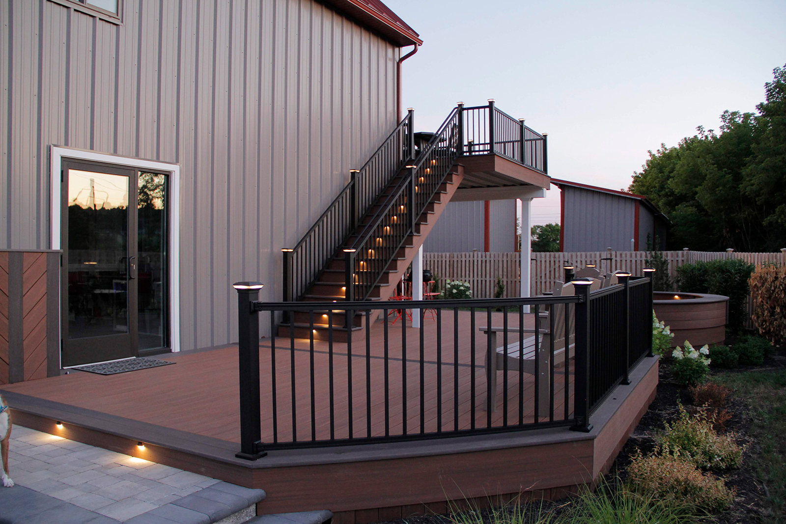 deck with railing