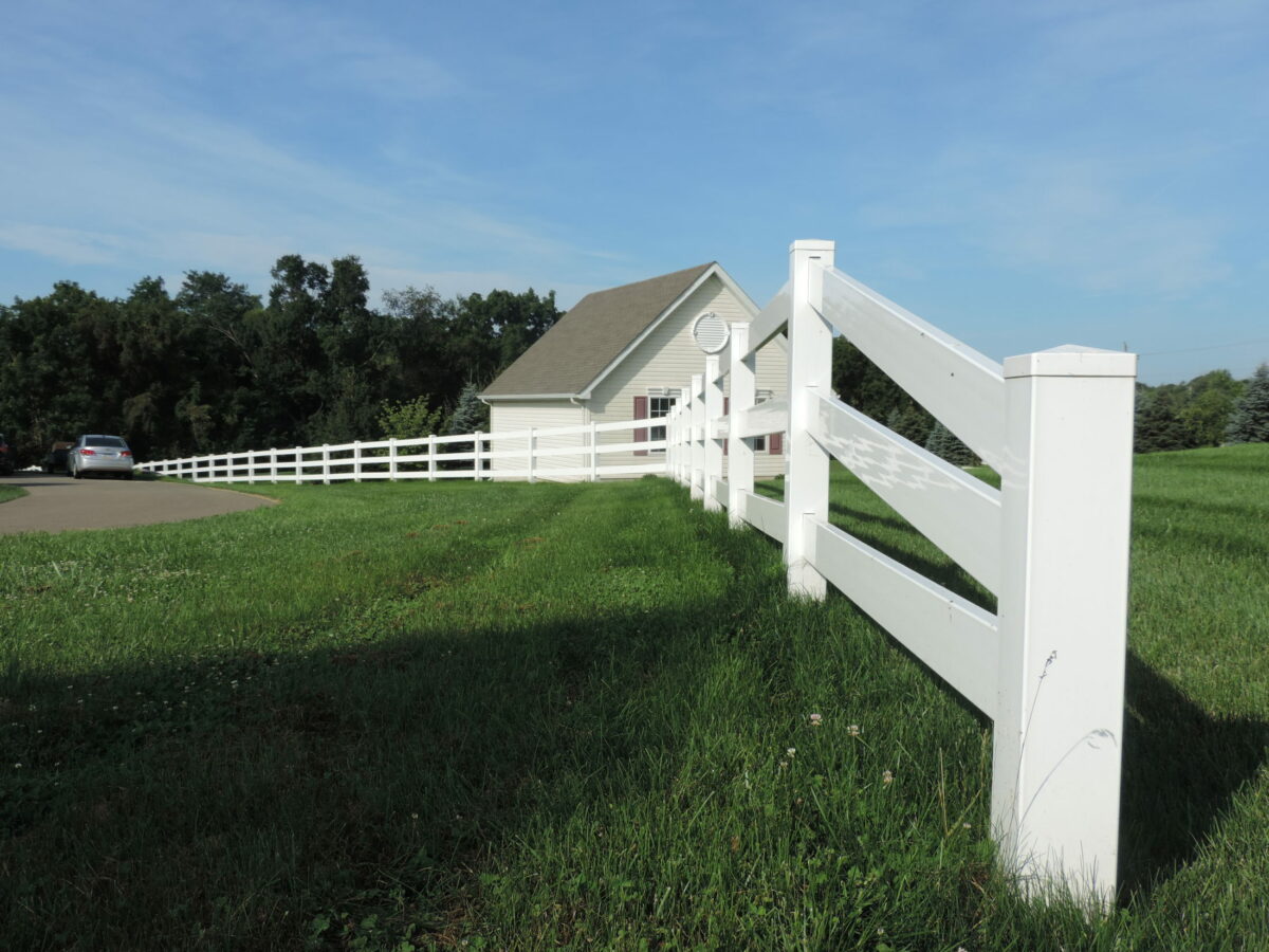 vinyl rail fence with tapered end section