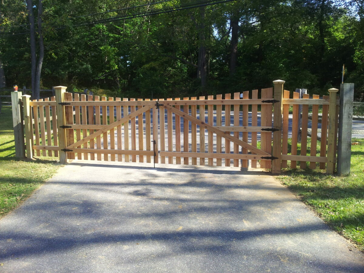 red cedar wood picket driveway gate