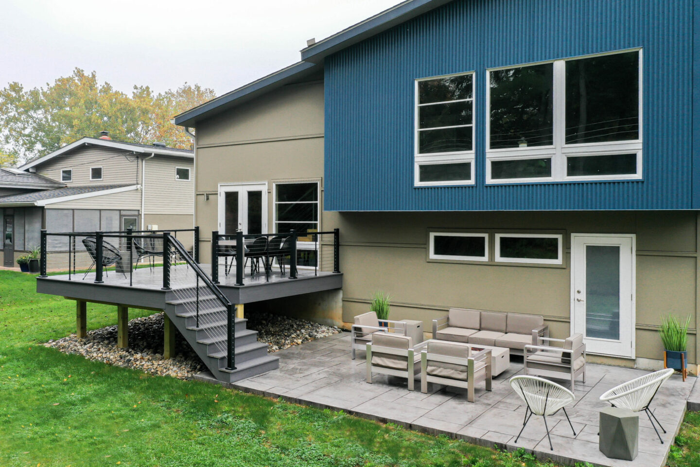 Azek deck with Aluminum Railing