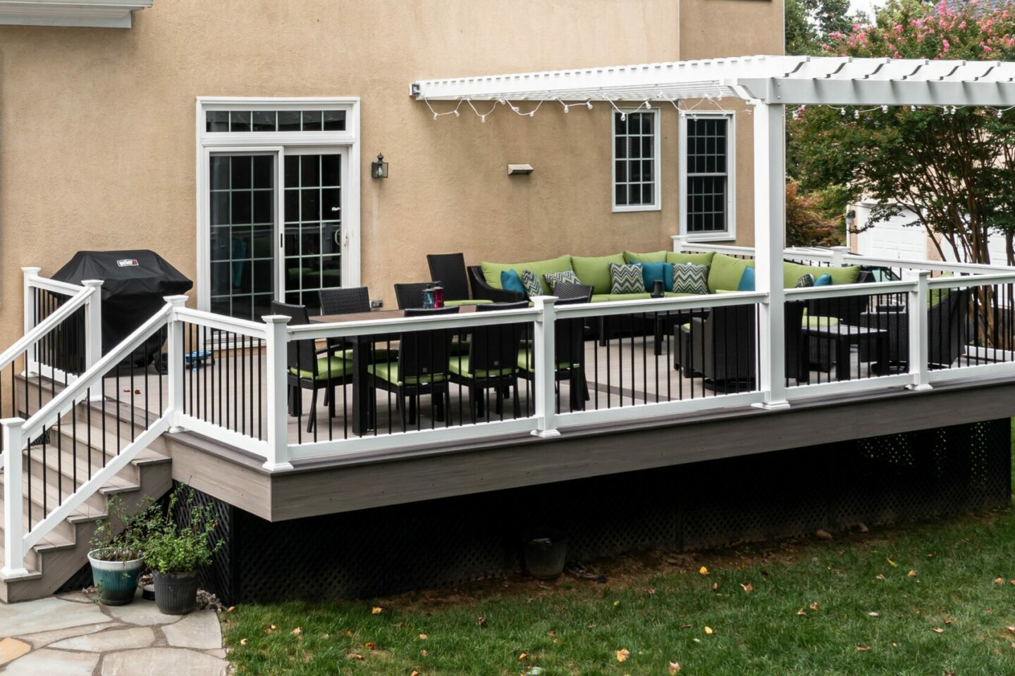 Outdoor Living Deck, Azek Coastline, vinyl Pergola - wide screen